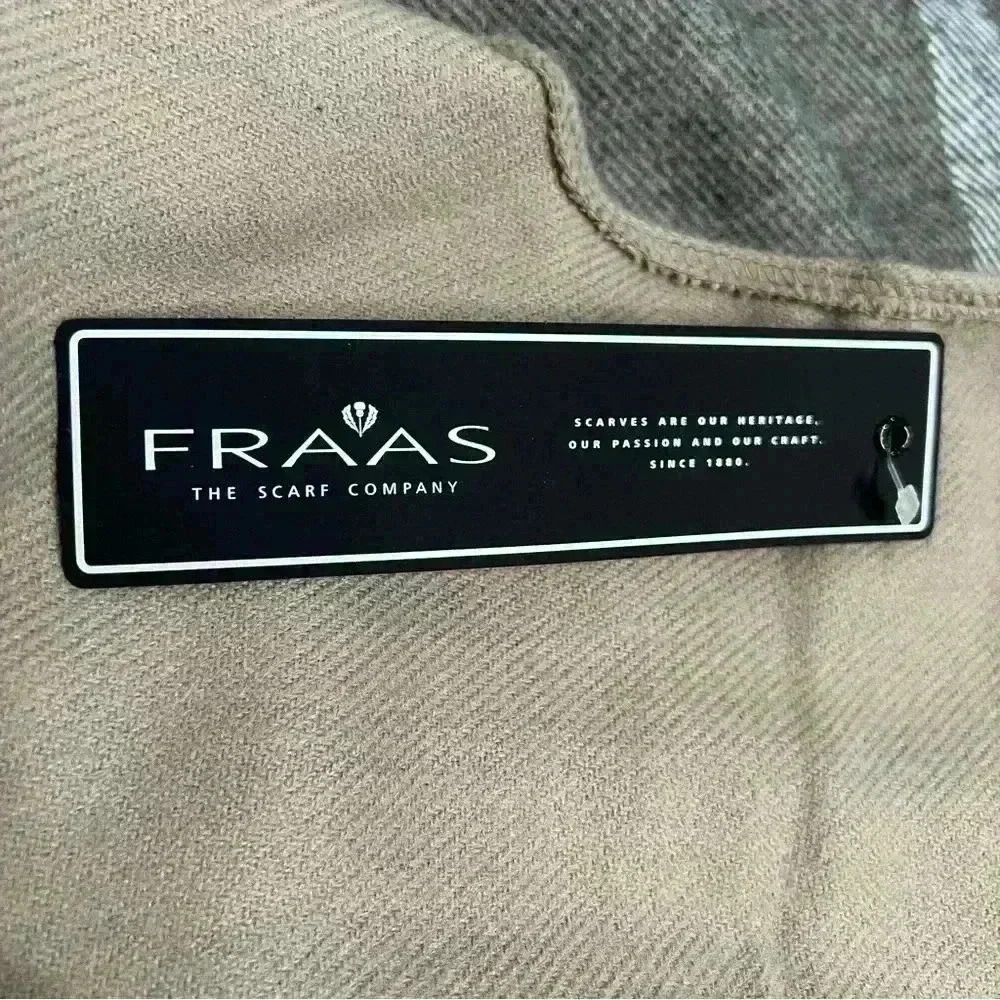 FRAAS - Plaid  Ruana - Picture 5 of 5